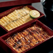 Sumiyaki Hitsumabushi Unagi Munagi_Tasting Comparison Red and White Unaju (two-tiered box) - Experience both flavors. The simple beauty of the Shirayaki's white, and the richness of the red sauce of Kabayaki.