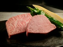 Kobe Teppan Steak Iwasaki_Kobe Beef / Premium Kuroge Wagyu Beef  - A chef who has devoted himself to teppan cuisine selected.