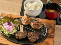 Hikinikuya Jintoku_Hamburg Steak Set Meal - Ground meat can be selected.