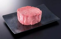Jukusei Hidagyu Yakiniku GYU-SUKE_Chateaubriand - An exceptional item that allows you to savor the true flavor of meat. The superb texture that melts in your mouth the moment you put it in.