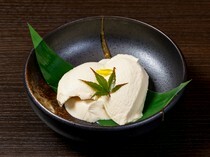 Kobe Onsen Sosaku Dining Sou_Handmade Toromi Tofu - The flavor and texture are superb.