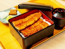 Unagi no Masa_Unaju (using 1 eel) - The balance between beautifully laid rice and eel is exquisite.