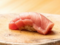 Sushi Yakushidou_Medium-fatty
Tuna - It has a great aroma and a fine and smooth texture.