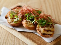 Dining & Music BAR ONSTAGE_Western-style Negitoro (minced tuna) Garlic Toast - a flavorful dish