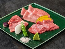 Monzen-nakacho Koshitsu Yakiniku ROYAL_Assorted Selection of 3 Premium Lean Cuts of Black Wagyu - Enjoy the red meat that the restaurant is proud of.