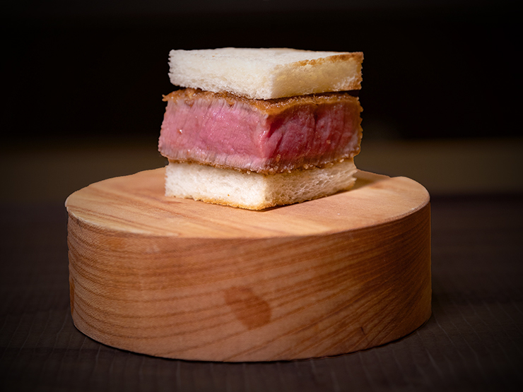 Matoi Ginza_Chateaubriand Cuts Sandwich - weaved with carefully selected Wagyu beef
