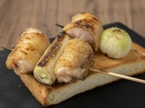 Sumibi Yakitori Sakomori Kitashinchi Hondoori Branch_Negima (chicken and green onion) - A perfect skewer for the start of the meal.