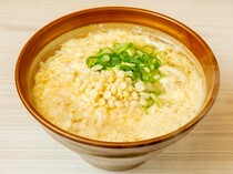 Katsuemon_Tamagotoji-udon (udon with egg drop soup) - Beautiful eggs scattered all over the bowl are impressive.