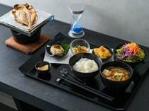 Yasuda Shokudo_Yasuda Set Meal - Taste the two major specialties of the restaurant.
