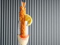 Nishiguchi Sakaba Homerun_Extra-large Out-of-park Fried Shrimp - Looks great in a champagne glass.