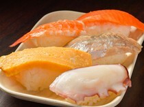 Kanizanmai Nagoya Sakae Branch_Today's 5-piece Sushi Assortment - Delight in the seasonal flavors.