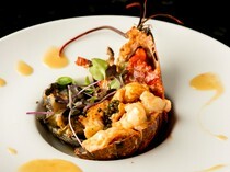 Mahoroba Teppan Shinsaibashi_Teppan Grilled Lobster and Ezo Abalone with Vinaigrette Sauce