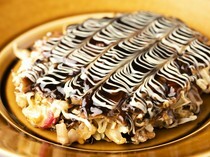 Mahoroba Teppan Shinsaibashi_Mixed Okonomiyaki - Osaka's representative soul food.