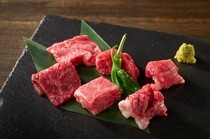 Yakiniku/Maki-ryori Karasuma Rock_Kuroge Wagyu Beef Assortment - Luxurious comparison of carefully selected Kuroge Wagyu beef.