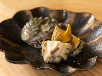 Sushisho Fukuoka Branch_Abalone - It is cooked fresh and offers a soft and luxurious abalone texture.