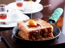 CAFE AUX BACCHANALES_Royal French Toast- Perfect combination with coffee! A popular menu item.