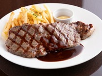 CAFE AUX BACCHANALES_Steak Frites - Popular among people of all ages! A satisfying meal.