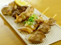 HAKATAYA_Kushi (Skewer) - It's a simple way to enjoy chicken and pork with excellent freshness.