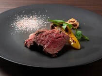 Kobe beef and wine RUSH_A5 rank Kobe Beef Chateaubriand Steak - The dignity of Kobe beef and the flavor of charcoal cooking are in harmony.