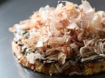 Creo-ru Dotonbori Branch_Okonomiyaki - You can taste the sweetness of cabbage in the fluffy texture. Extensive menu.