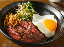 Western Restaurant Ginza Grill Cardinal_Soft and Juicy Beef Skirt Steak Rice Bowl - the luxurious and delicious flavors are appealing. A popular menu item with a high volume. 