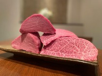 Wagyu Yakiniku KIM Shirogane Main Branch_Special Course - Enjoy the harmony of superb meat and stone-grilled bibimbap.