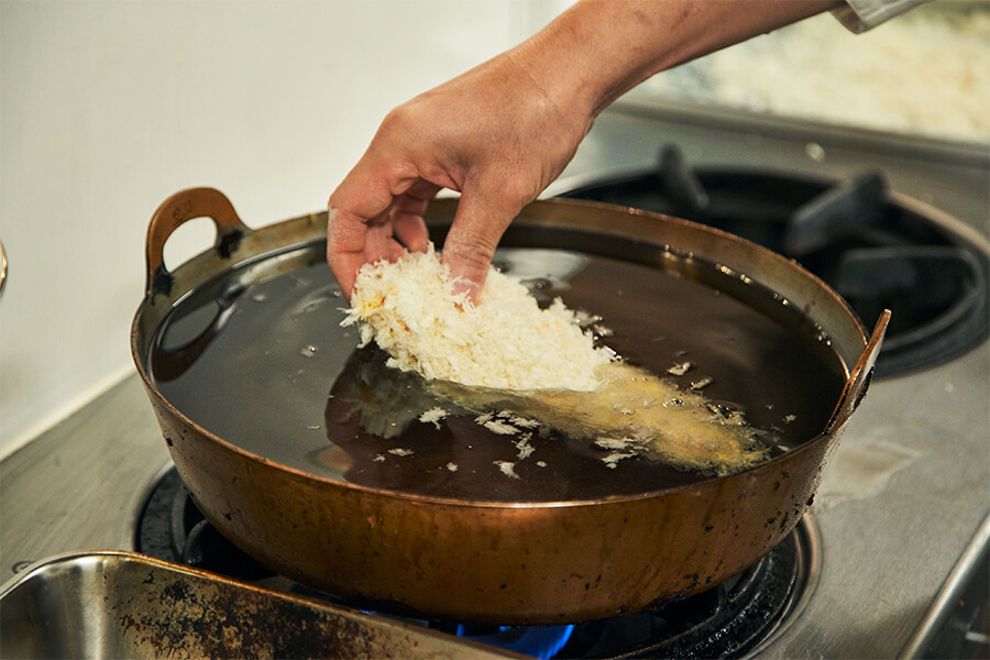 Narikura-style is to lightly fry a Tonkatsu